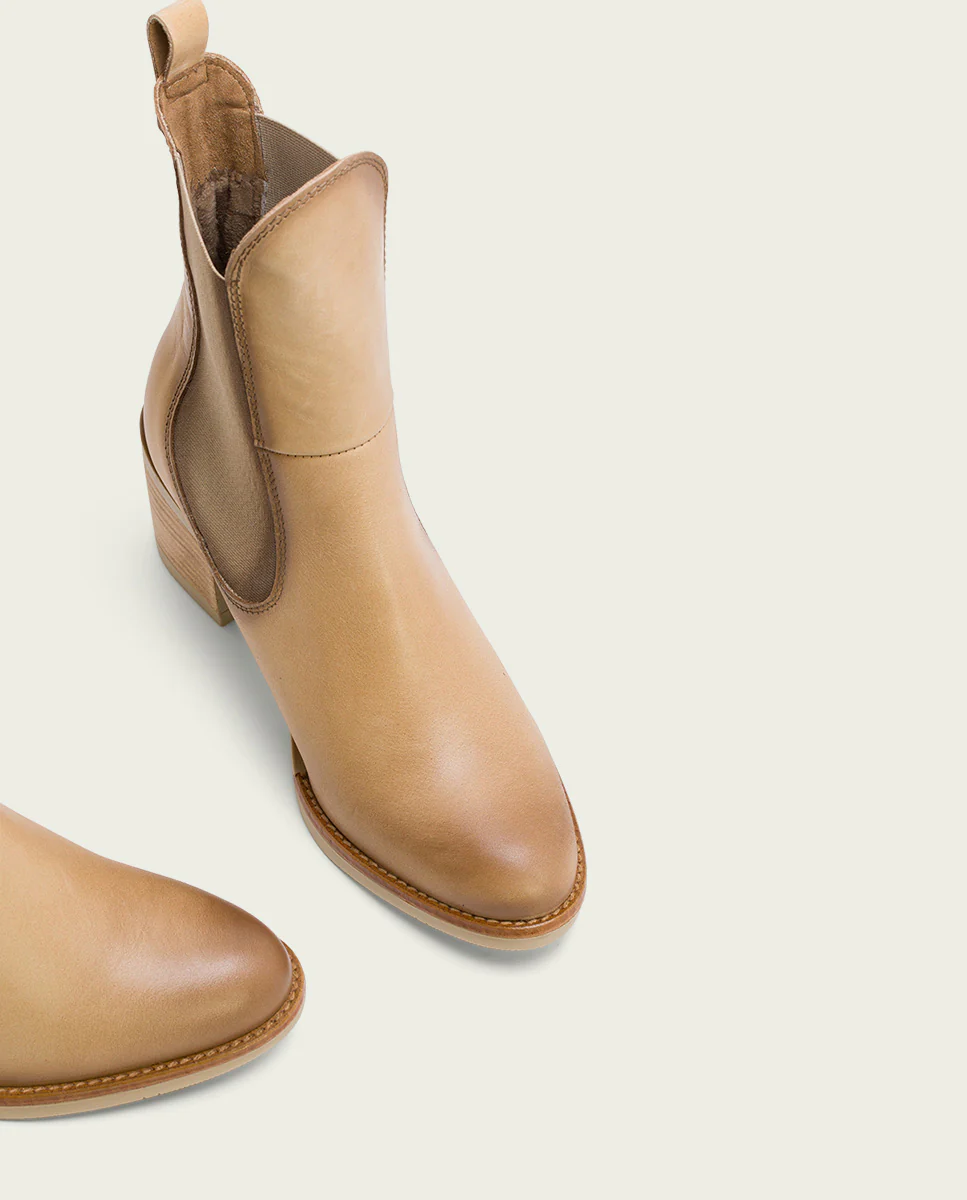 BOTINES DE PIEL CAMEL CON ELÁSTICOS JOY - Image 5