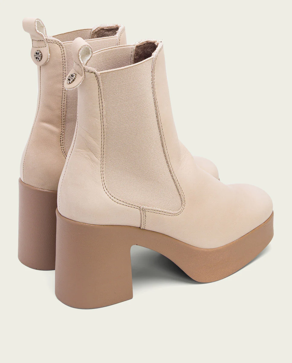 BOTINES DE TACÓN TAUPE CON ELASTICOS LAURA - Image 2